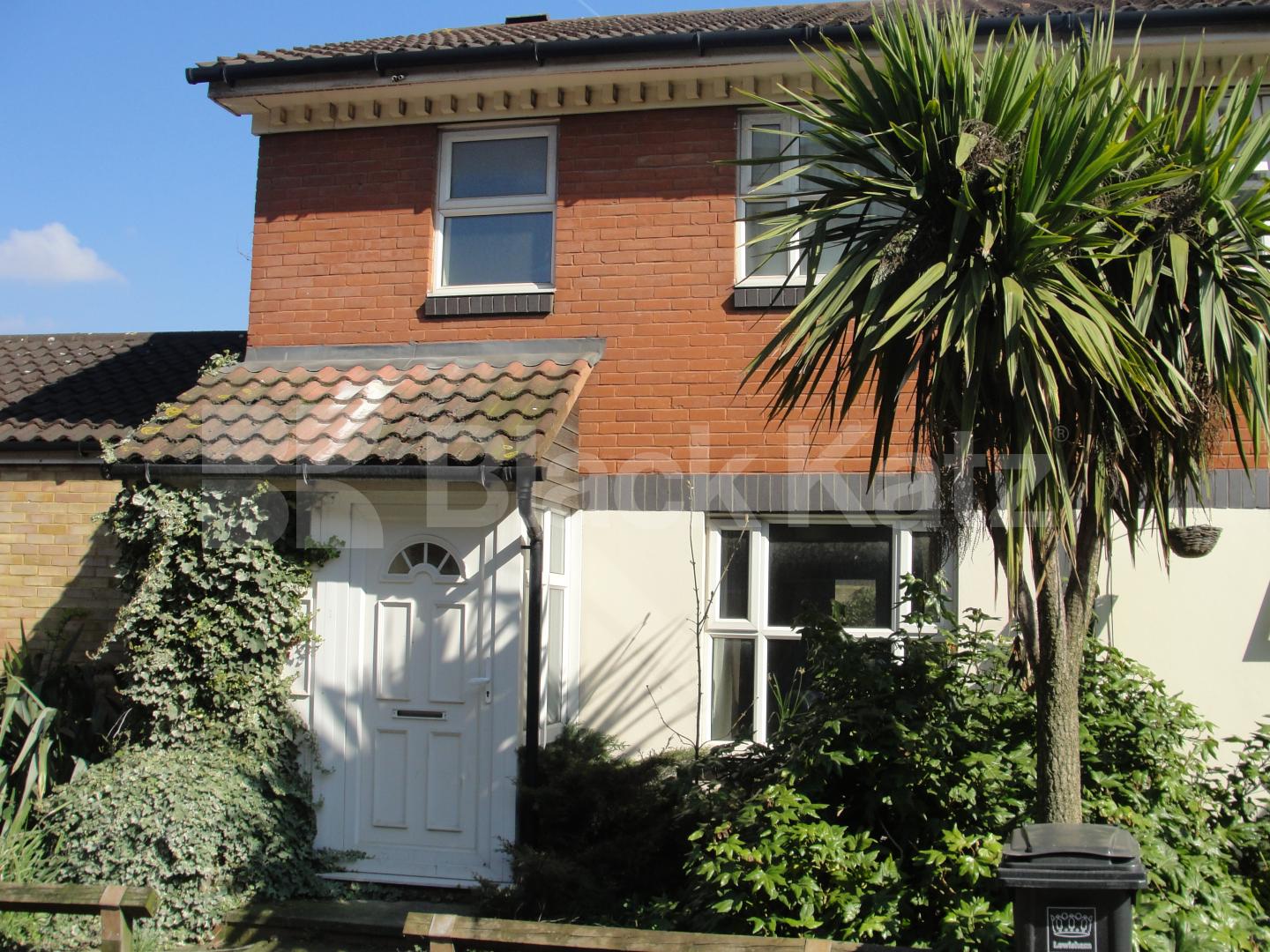 			UNDER OFFER, 3 Bedroom, 1 bath, 1 reception Mews House			 Greenland Mews, Surrey Quays